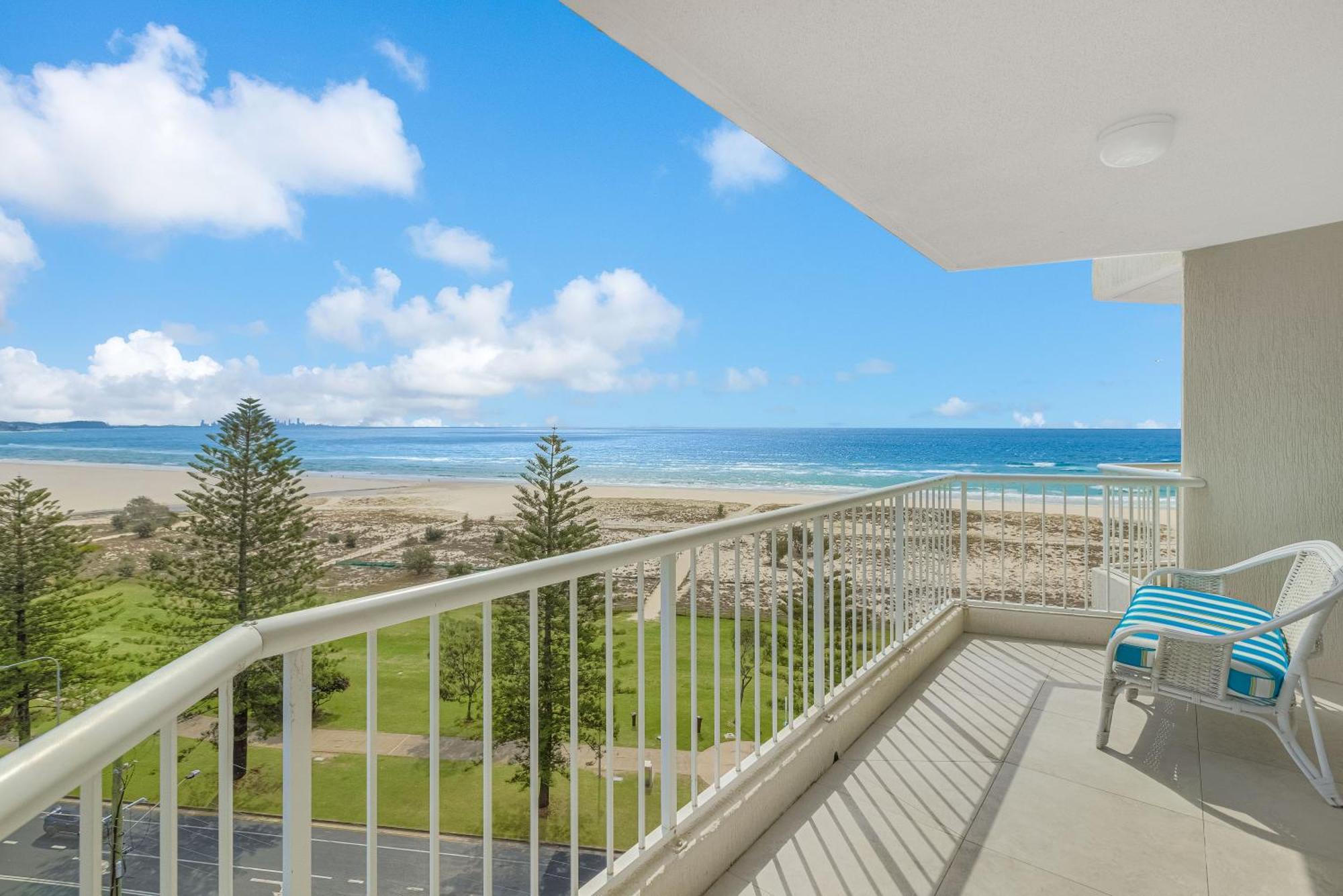 Meridian Tower Kirra Beach Coolangatta Exterior photo